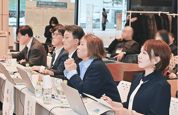 コンテスト開催の様子　審査員