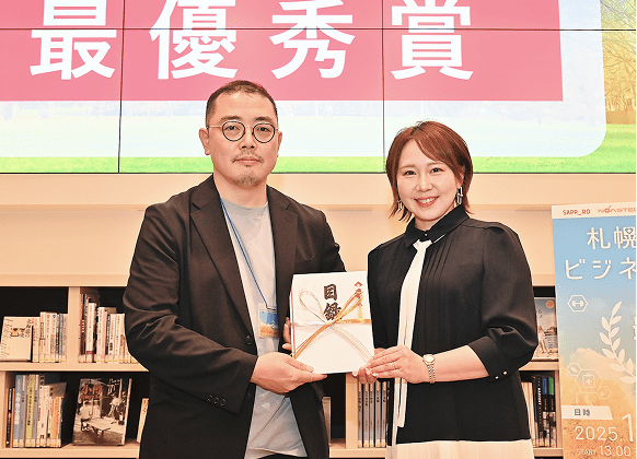 最優秀賞受賞者　記念撮影２